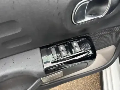 Photo 11 Citroën C3  1.2 PureTech 110ch S&S Shine 120-123g