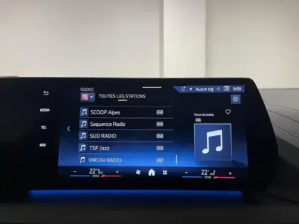 Photo 12 BMW Serie 1 Série 1 120A 170ch M Sport DKG7