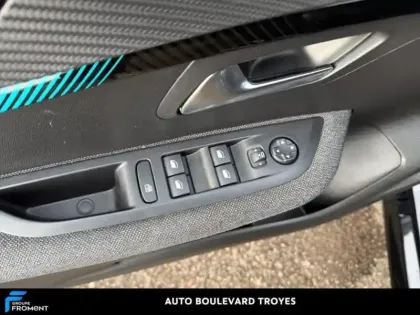 Photo 14 Peugeot 208  1.2 PureTech 100ch S&S Style