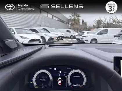 Photo 13 Toyota C-HR  1.8 Hybride 140ch Collection MY26