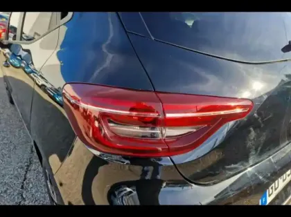 Photo 13 Renault Clio  1.6 E-Tech hybride 140ch Limited -21N