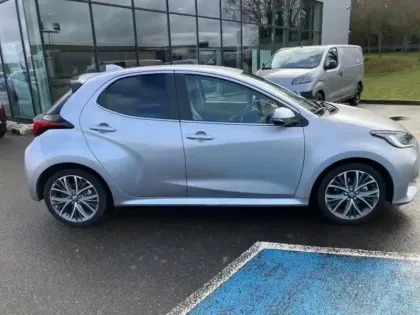 Photo 6 Toyota Yaris  116h Iconic 5p MY22