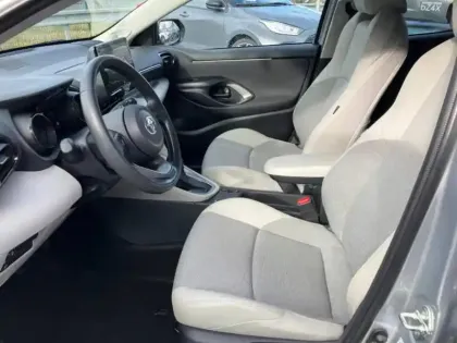 Photo 13 Toyota Yaris  116h Iconic 5p MY22