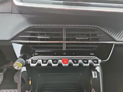 Photo 14 Peugeot 208  1.2 PureTech 75ch S&S Active