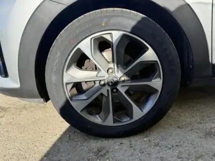 Photo 8 Kia Stonic  1.0 T-GDi 120ch ISG Design Euro6d-T