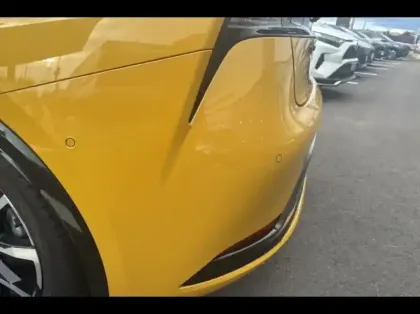 Photo 13 Toyota Prius  Rechargeable PHEV 223ch 2.0L Lounge