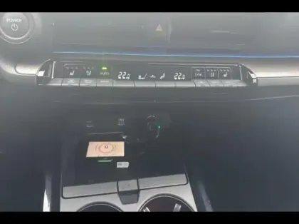 Photo 14 Toyota Prius  Rechargeable PHEV 223ch 2.0L Lounge