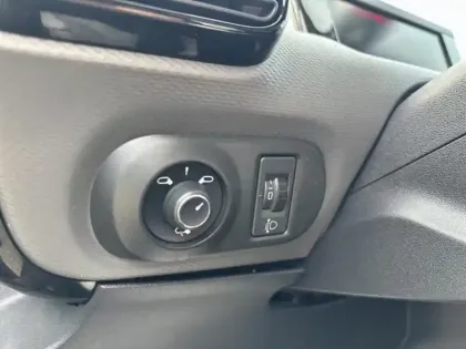 Photo 12 Citroën C4  Cactus PureTech 110ch S&S Feel E6.d 6cv