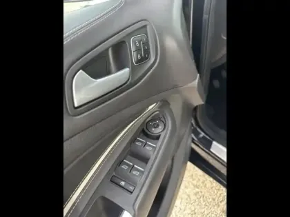 Photo 12 Ford Kuga  1.5 Flexifuel-E85 150ch Stop&Start Vignale 170g 4x2 Euro6.2