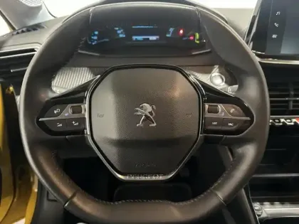 Photo 14 Peugeot 208  e- 136ch Style