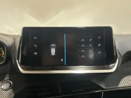 Photo 11 Peugeot 208  e- 136ch Style