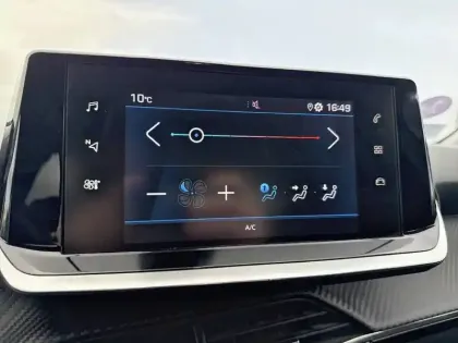 Photo 21 Peugeot 208  PureTech 75 S&S BVM5