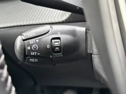 Photo 18 Peugeot 208  PureTech 75 S&S BVM5