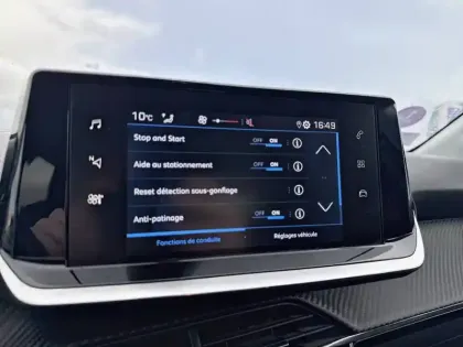 Photo 24 Peugeot 208  PureTech 75 S&S BVM5