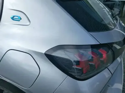 Photo 16 Peugeot 208  Electrique 50 kWh 136ch