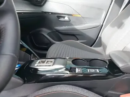 Photo 13 Peugeot 208  Electrique 50 kWh 136ch