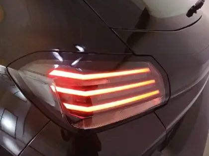 Photo 16 Peugeot 208  Hybrid 100 e-DCS6