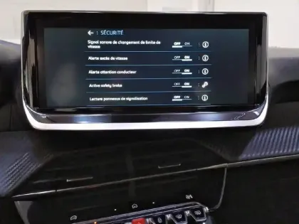 Photo 81 Peugeot 208  Hybrid 100 e-DCS6