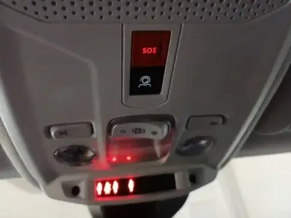 Photo 55 Peugeot 208  Hybrid 100 e-DCS6