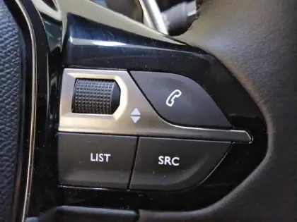 Photo 88 Peugeot 208  Hybrid 100 e-DCS6