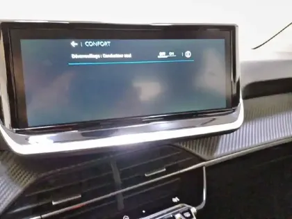 Photo 82 Peugeot 208  Hybrid 100 e-DCS6