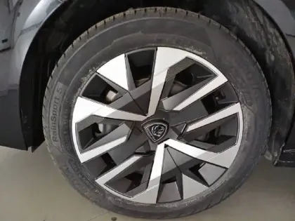 Photo 42 Peugeot 208  Hybrid 100 e-DCS6