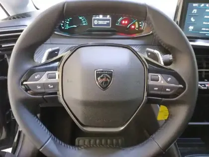 Photo 68 Peugeot 208  Hybrid 100 e-DCS6