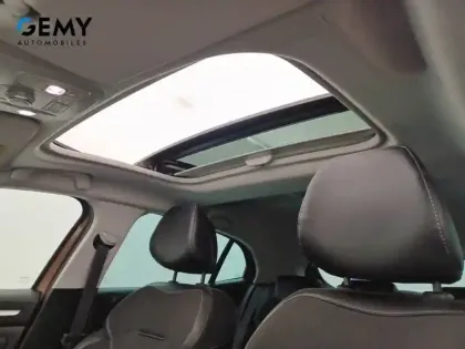 Photo 16 Renault Megane Mégane IV Berline Blue dCi 115