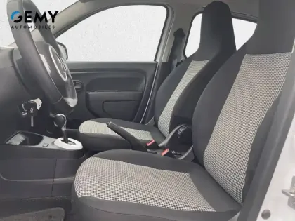 Photo 8 Renault Twingo  III E-Tech