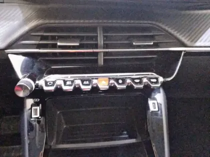 Photo 24 Peugeot 2008  PureTech 130 S&S EAT8