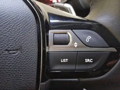 Photo 89 Peugeot 2008  PureTech 130 S&S EAT8