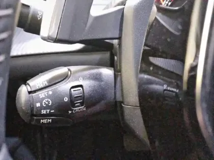 Photo 56 Peugeot 2008  PureTech 130 S&S EAT8