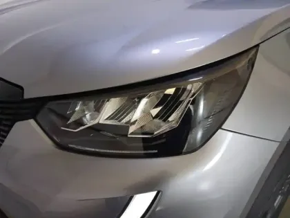 Photo 15 Peugeot 2008  PureTech 130 S&S EAT8