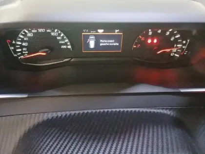 Photo 9 Peugeot 2008  PureTech 130 S&S EAT8