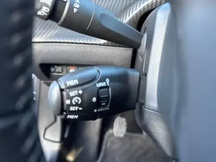 Photo 14 Peugeot 2008  PureTech 100 S&S BVM6