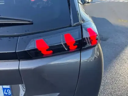 Photo 16 Peugeot 2008  PureTech 100 S&S BVM6