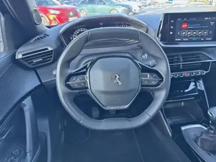 Photo 8 Peugeot 2008  PureTech 100 S&S BVM6