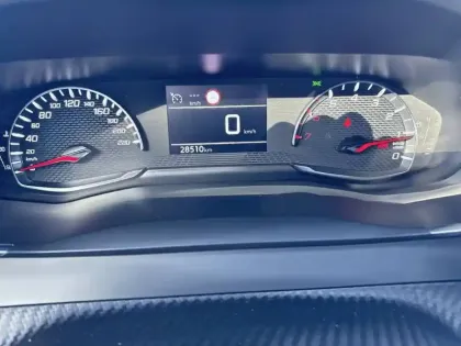 Photo 9 Peugeot 2008  PureTech 100 S&S BVM6