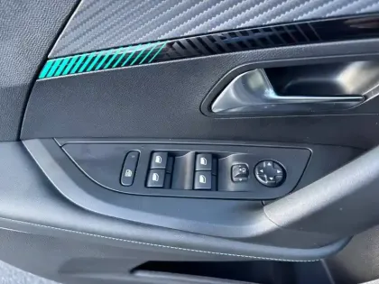 Photo 18 Peugeot 2008  PureTech 100 S&S BVM6