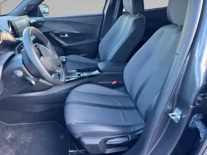 Photo 10 Peugeot 2008  PureTech 100 S&S BVM6