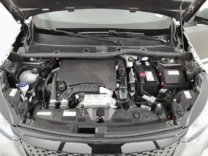Photo 59 Peugeot 2008  PureTech 100 S&S BVM6
