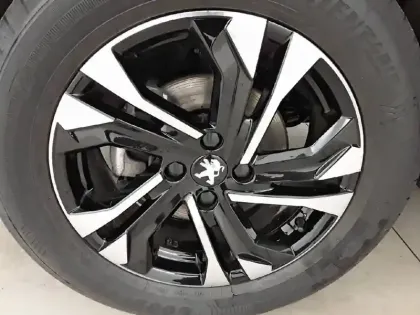 Photo 52 Peugeot 2008  PureTech 100 S&S BVM6