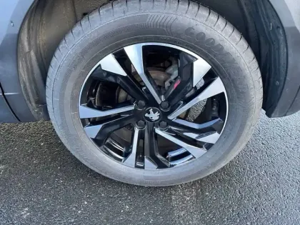 Photo 12 Peugeot 2008  PureTech 100 S&S BVM6
