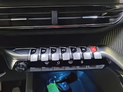 Photo 24 Peugeot 3008  BlueHDi 130ch S&S BVM6