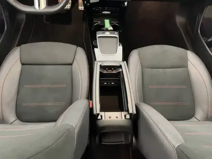 Photo 29 Mercedes Classe A  200 7G-DCT