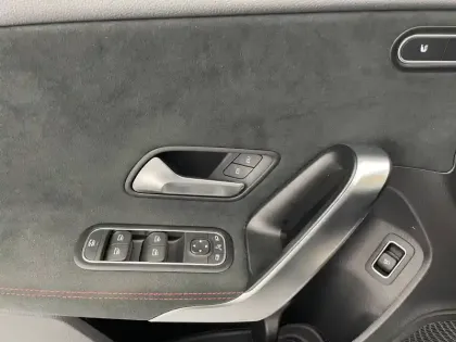 Photo 27 Mercedes Classe A  200 7G-DCT