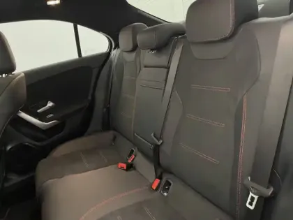 Photo 15 Mercedes Classe A  200 7G-DCT