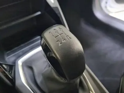 Photo 74 Peugeot 208  PureTech 75 S&S BVM5