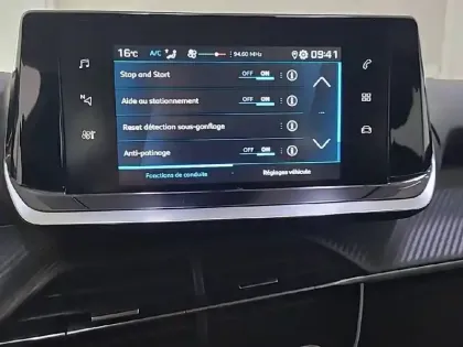 Photo 81 Peugeot 208  PureTech 75 S&S BVM5