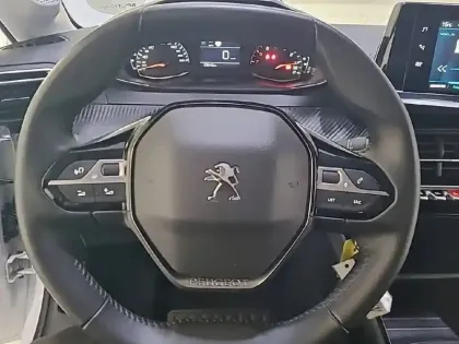 Photo 69 Peugeot 208  PureTech 75 S&S BVM5